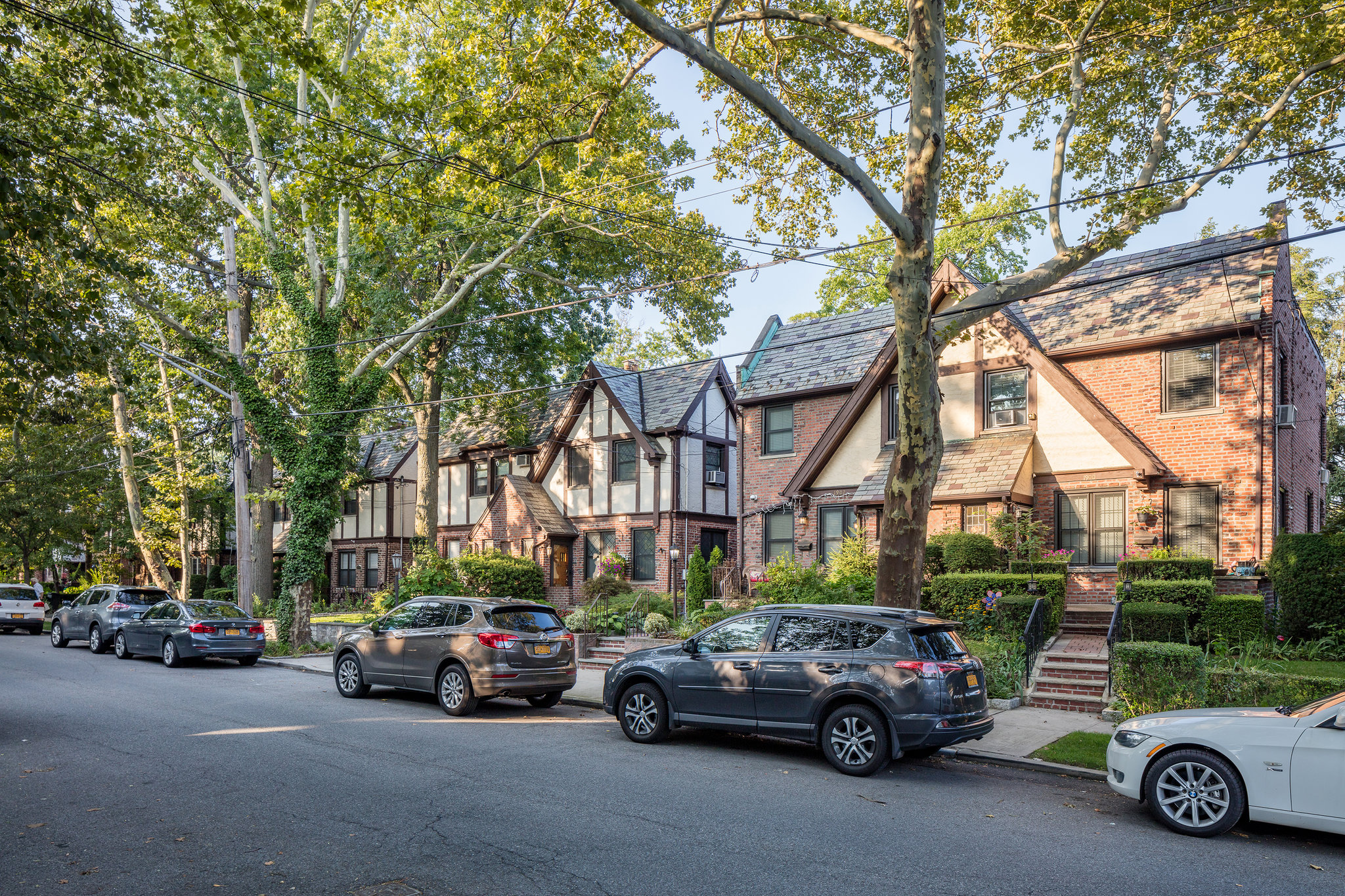 Morris Park neighborhood in Bronx, NY